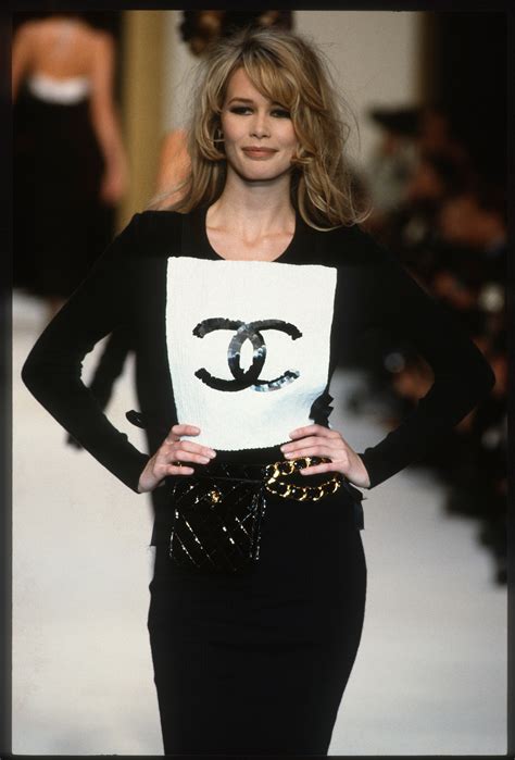 chanel 90s|Chanel in the ’90s: The Best Supermodel Runway。